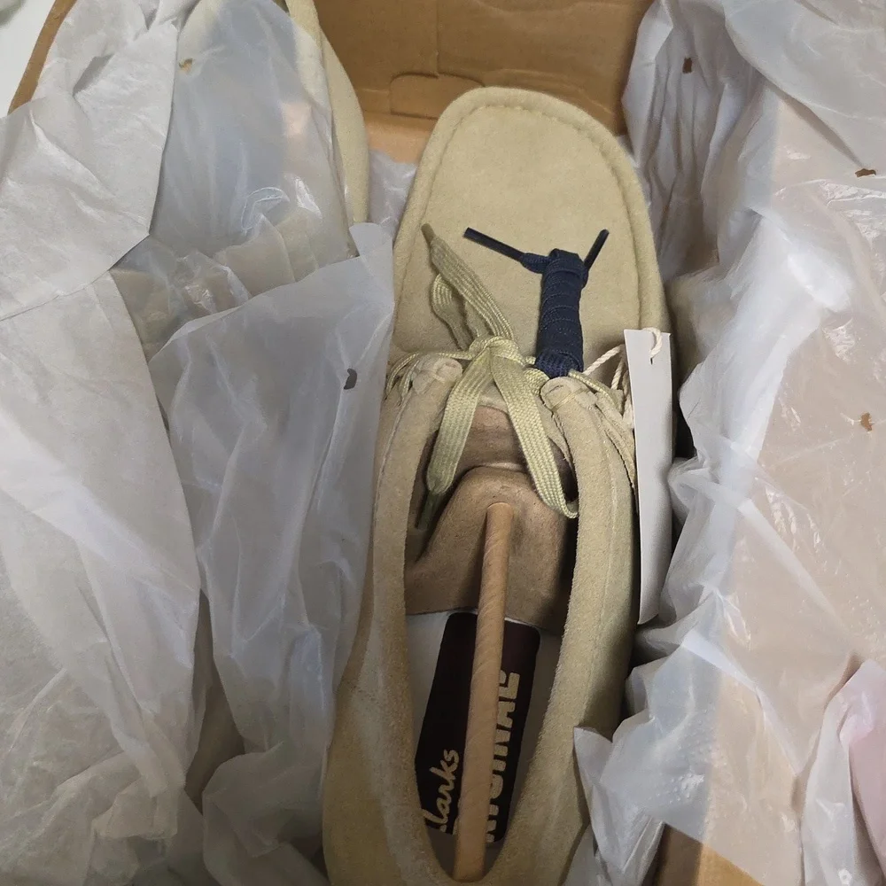 Clarks Wallabee Maple Suede          (Damaged Box) - Picture 7 of 7